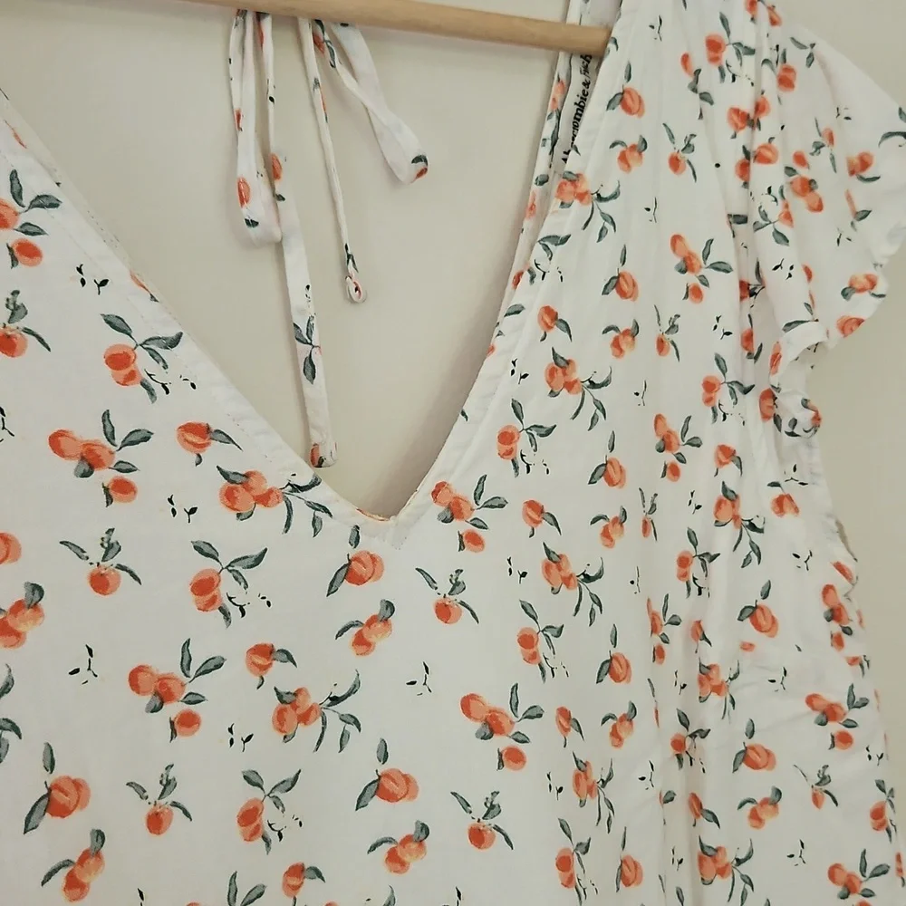 Abercrombie & Fitch White Floral V-Neck Blouse - Picture 5 of 5